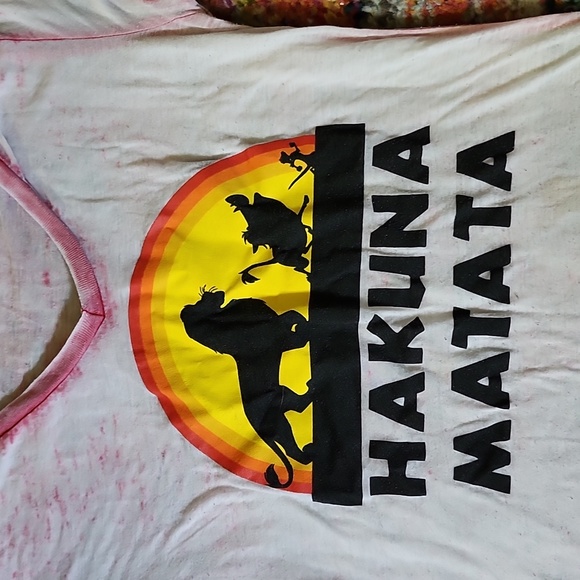 Disney The Lion King Hakuna Matata tshirt - Picture 2 of 5